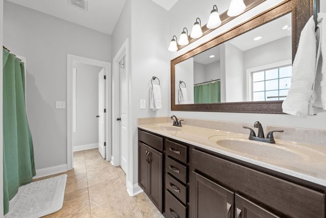 1284 Viewmont Dr, Clarksville, TN 37040