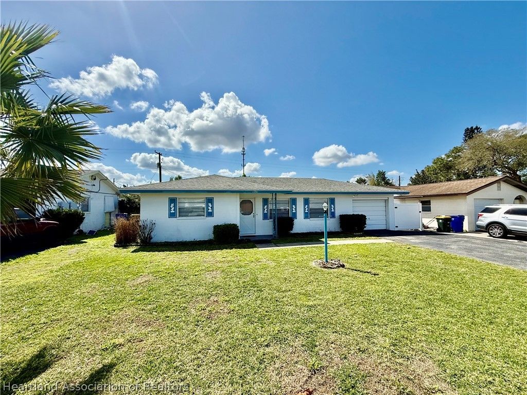 1751 Sparta Circle, Sebring, FL 33870