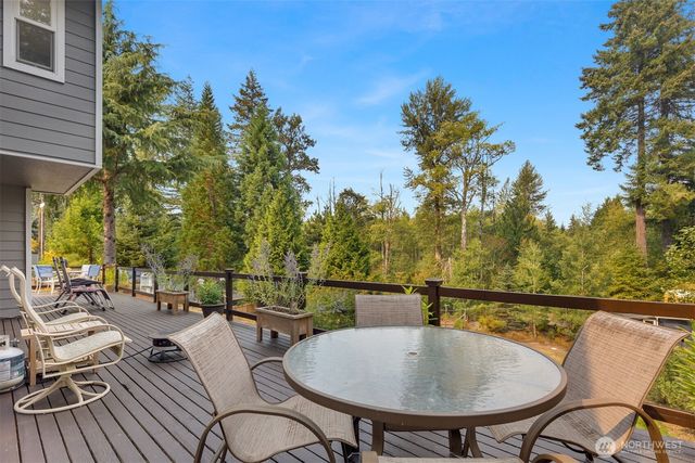 42229 SE 166th Place, North Bend, WA 98045