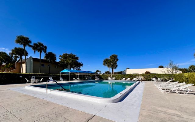 150 Lake Meryl Drive 247, West Palm Beach, FL 33411