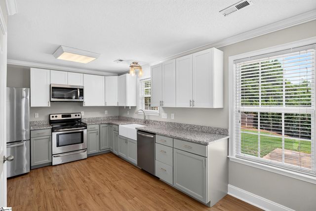 128 Saxon Falls Court, Mauldin, SC 29662
