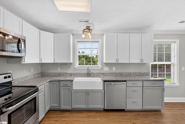128 Saxon Falls Court, Mauldin, SC 29662