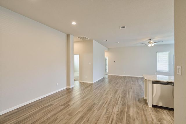 1238 Sandstone Hills Drive, Montgomery, TX 77316