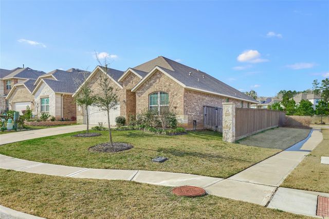1238 Sandstone Hills Drive, Montgomery, TX 77316
