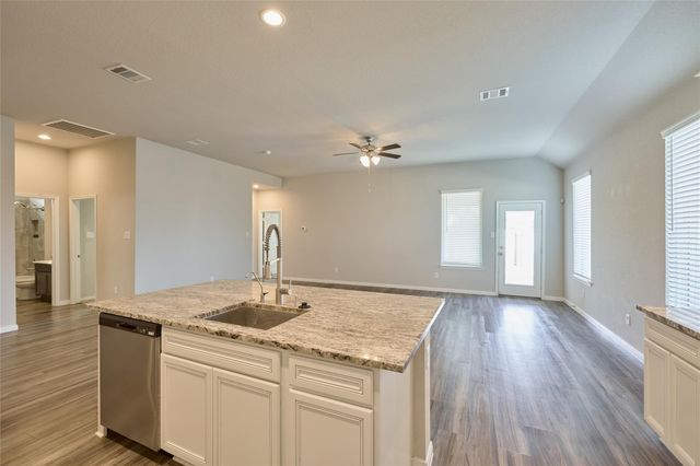 1238 Sandstone Hills Drive, Montgomery, TX 77316