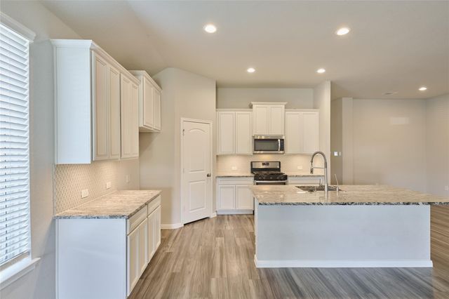 1238 Sandstone Hills Drive, Montgomery, TX 77316