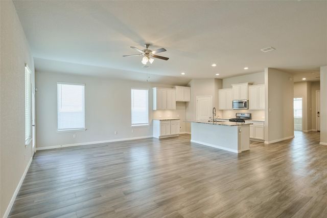 1238 Sandstone Hills Drive, Montgomery, TX 77316