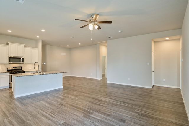 1238 Sandstone Hills Drive, Montgomery, TX 77316