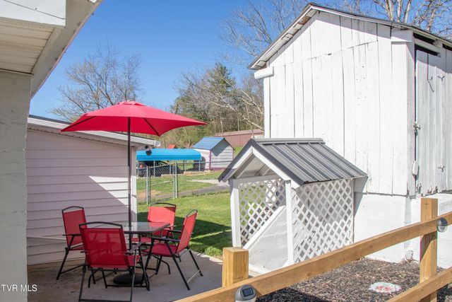 1826 Pittstown Road, Bristol, VA 24201