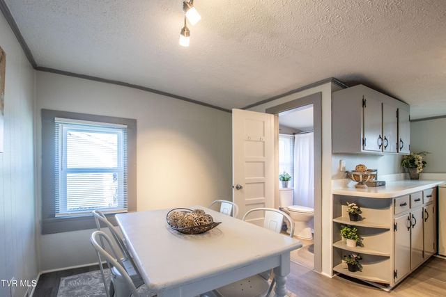 1826 Pittstown Road, Bristol, VA 24201