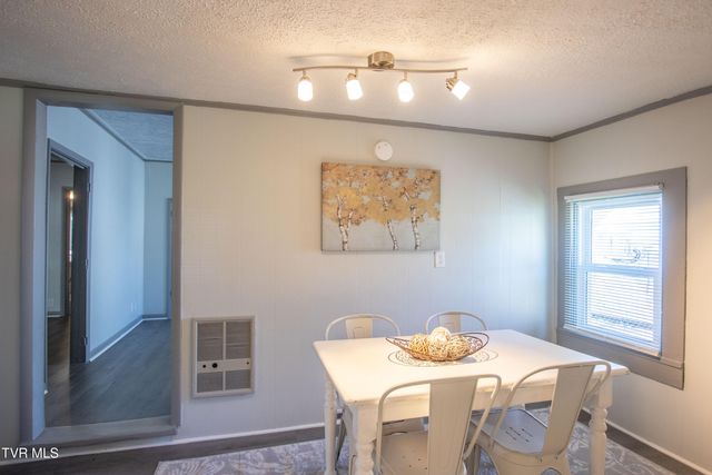 1826 Pittstown Road, Bristol, VA 24201