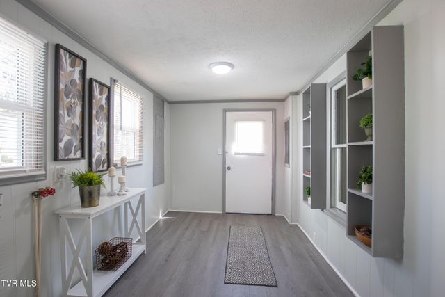 1826 Pittstown Road, Bristol, VA 24201