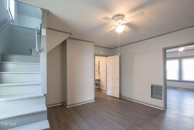 1826 Pittstown Road, Bristol, VA 24201