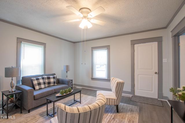 1826 Pittstown Road, Bristol, VA 24201