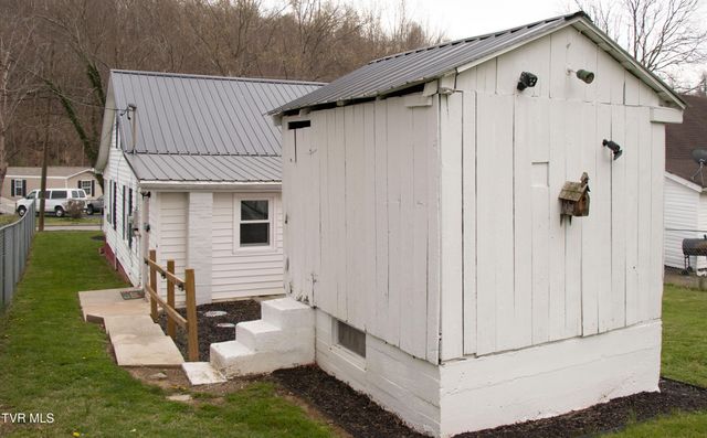 1826 Pittstown Road, Bristol, VA 24201