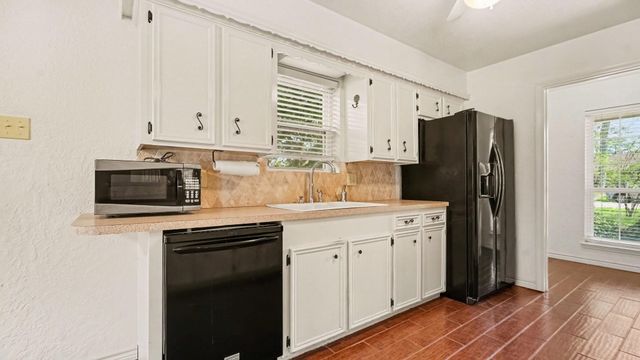 3306 Tompkins Drive, Baytown, TX 77521