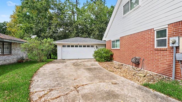 3306 Tompkins Drive, Baytown, TX 77521