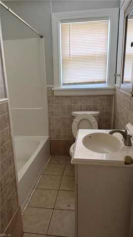 204 Fairview CIR, Portsmouth, VA 23702