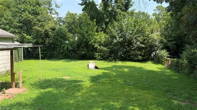 204 Fairview CIR, Portsmouth, VA 23702