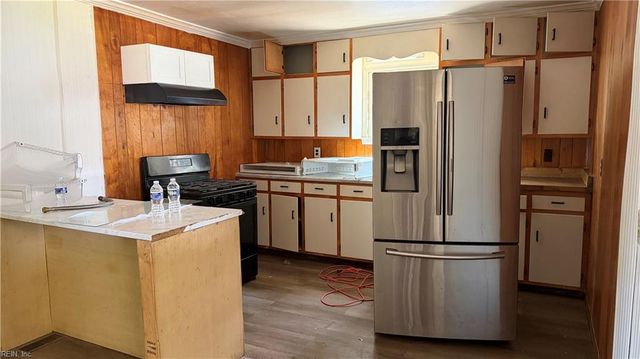 204 Fairview CIR, Portsmouth, VA 23702