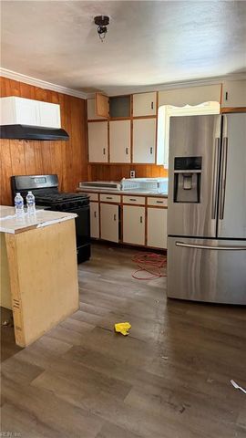 204 Fairview CIR, Portsmouth, VA 23702