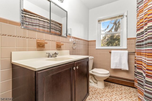 29 Leffler Hill Rd, Raritan Twp., NJ 08822