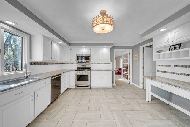 315 Candlestick Rd, North Andover, MA 01845