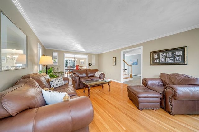 315 Candlestick Rd, North Andover, MA 01845