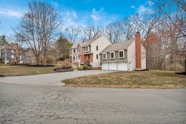 315 Candlestick Rd, North Andover, MA 01845