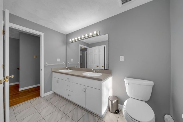 315 Candlestick Rd, North Andover, MA 01845