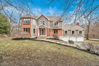 315 Candlestick Rd, North Andover, MA 01845