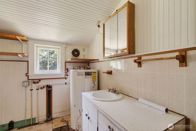 943 Fall Creek Road, Longview, WA 98632
