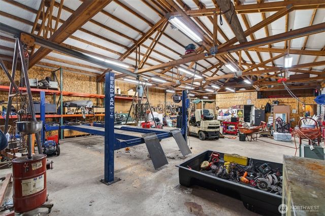 943 Fall Creek Road, Longview, WA 98632