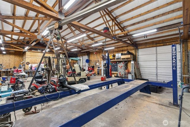 943 Fall Creek Road, Longview, WA 98632