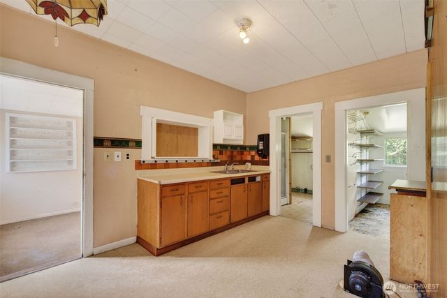 943 Fall Creek Road, Longview, WA 98632