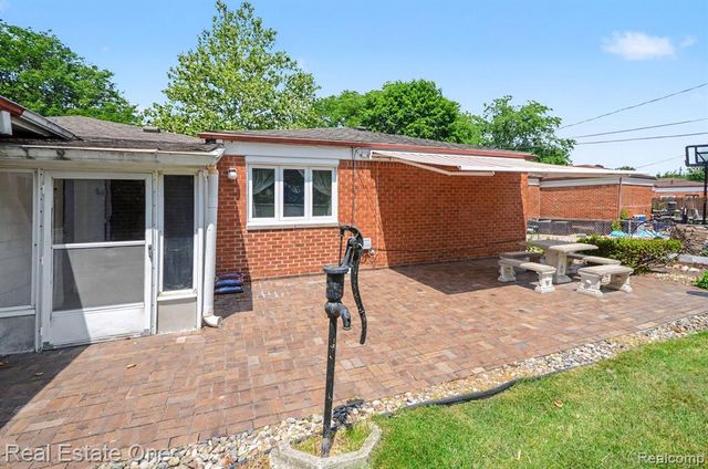 15064 Masonic Boulevard, Warren, MI 48088