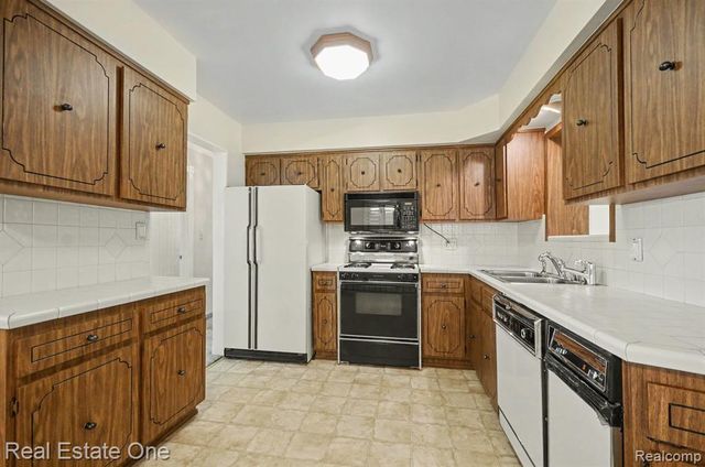 15064 Masonic Boulevard, Warren, MI 48088