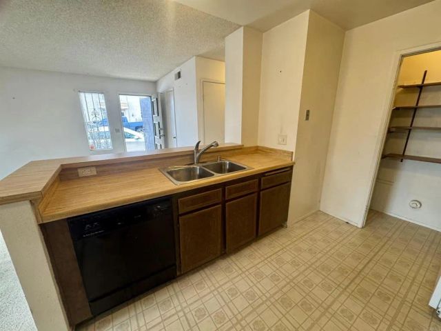 6855 Bear River Row 2, San Diego, CA 92139