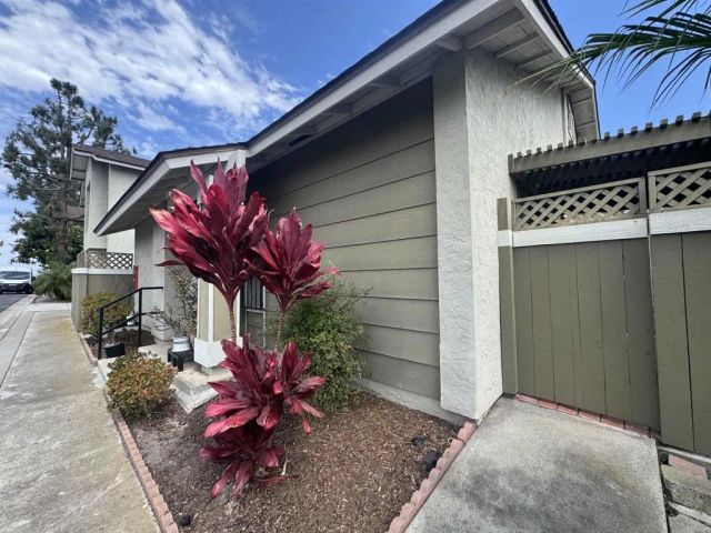 6855 Bear River Row 2, San Diego, CA 92139
