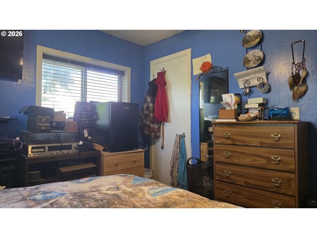 3801 DOVE Ln, Eugene, OR 97402
