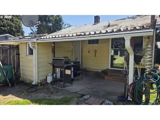 3801 DOVE Ln, Eugene, OR 97402