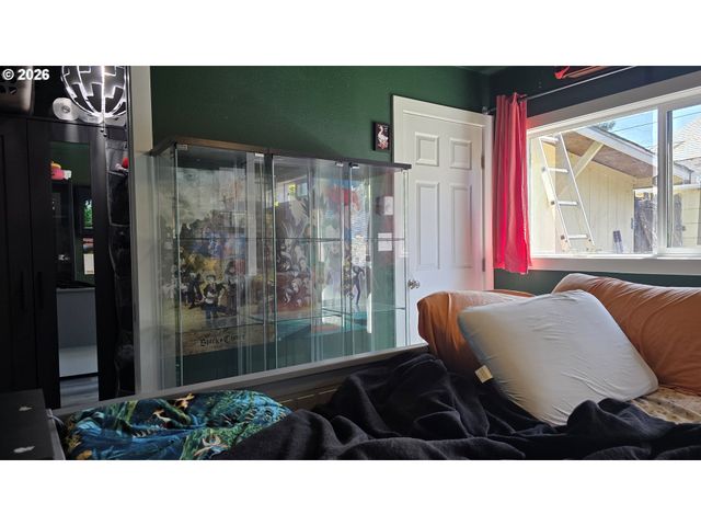 3801 DOVE Ln, Eugene, OR 97402