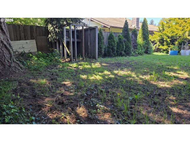 3801 DOVE Ln, Eugene, OR 97402