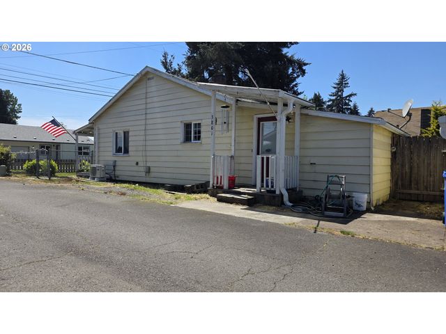 3801 DOVE Ln, Eugene, OR 97402