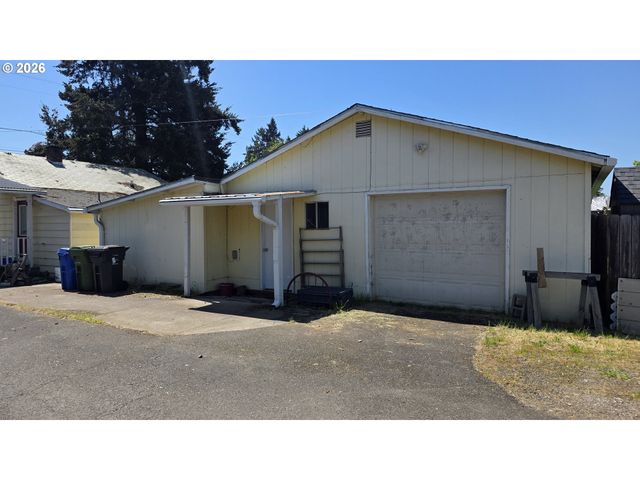 3801 DOVE Ln, Eugene, OR 97402