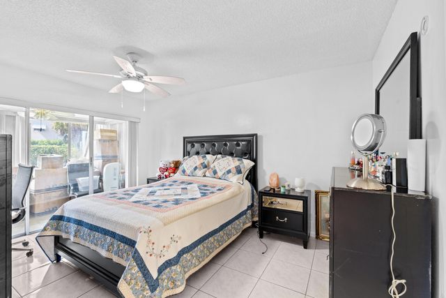 2538 Boundbrook Drive S 140, Palm Springs, FL 33406