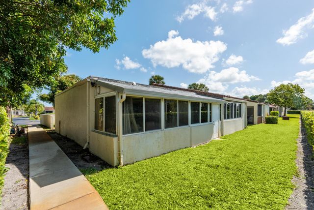 2538 Boundbrook Drive S 140, Palm Springs, FL 33406