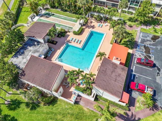 2538 Boundbrook Drive S 140, Palm Springs, FL 33406