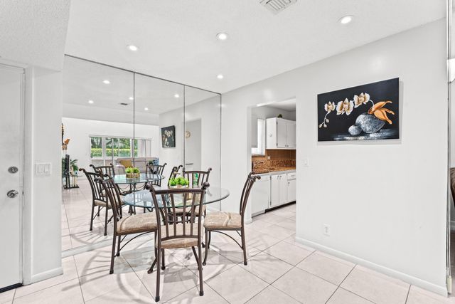 2538 Boundbrook Drive S 140, Palm Springs, FL 33406