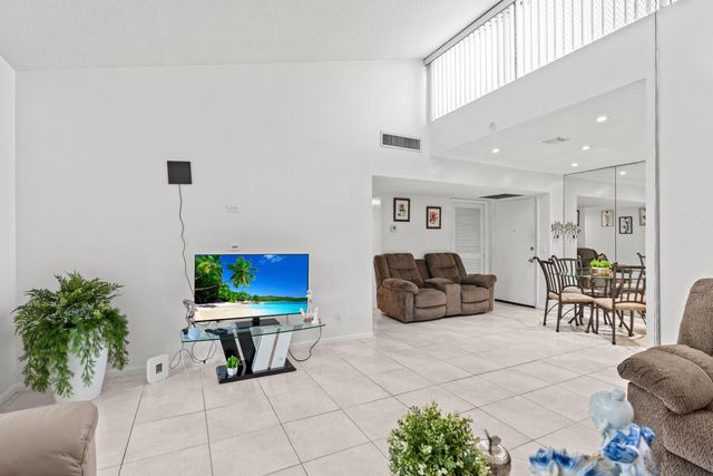 2538 Boundbrook Drive S 140, Palm Springs, FL 33406